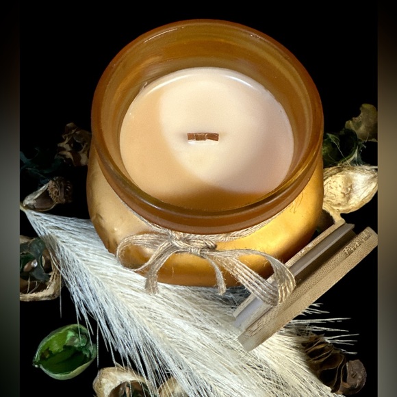 LAVISH SEA SALT, SCENT UNLEASHED LLC LUXURY HAND POURED SCENTED CANDLES - Picture 3 of 5